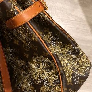 Louis Vuitton Bags - Louis Vuitton Batignolles Dentelle Monogram Bag Louis Vuitton Bags - Louis Vuitton Batignolles Dentelle Monogram Bag
